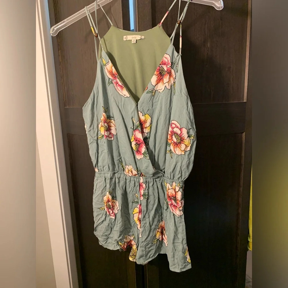 Iris floral romper